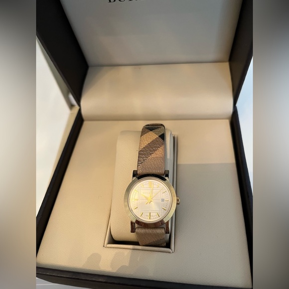burberry Vintage watches - Picture 7 of 8